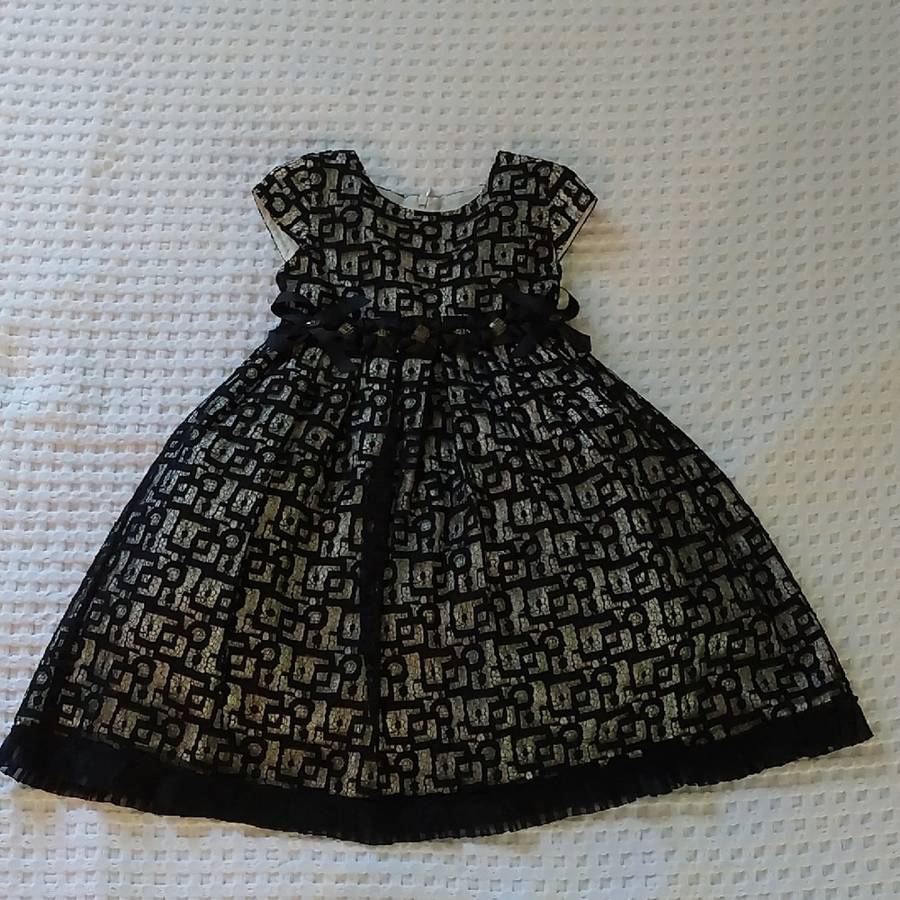 Isobella & Chloe Elegant Black and Silver Dress